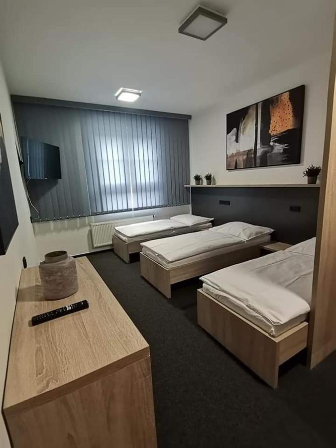 Sareza Hotel Острава Екстериор снимка
