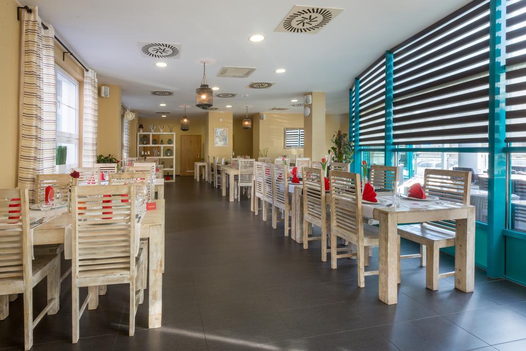 Sareza Hotel Острава Екстериор снимка