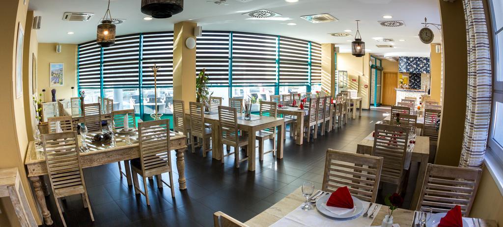 Sareza Hotel Острава Екстериор снимка