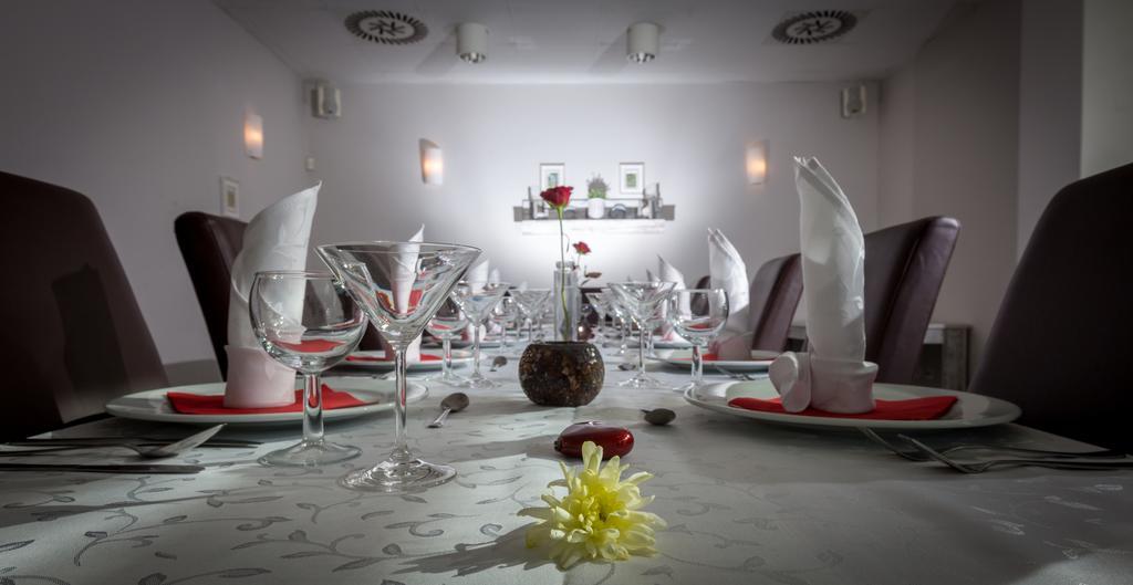 Sareza Hotel Острава Екстериор снимка