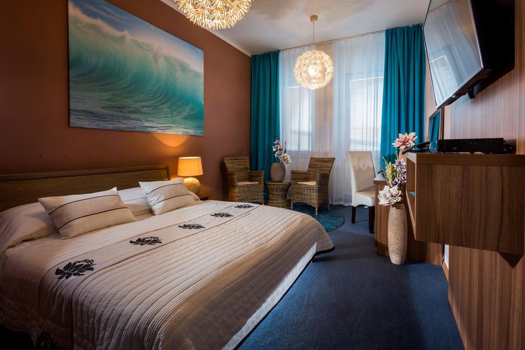 Sareza Hotel Острава Екстериор снимка