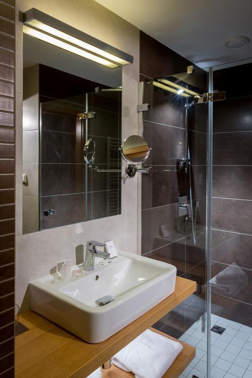 Sareza Hotel Острава Екстериор снимка