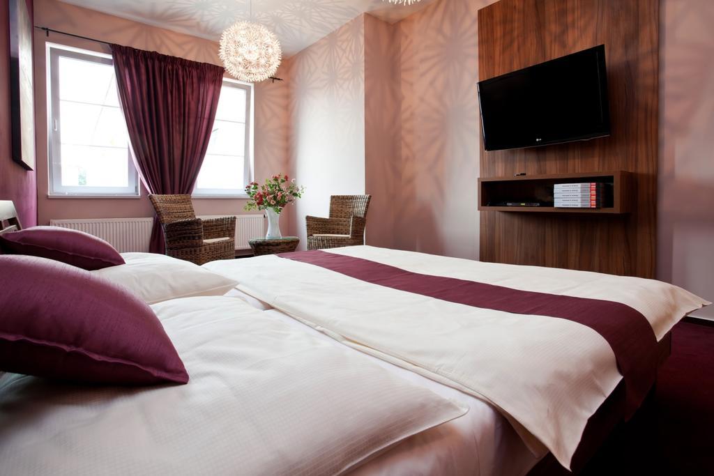 Sareza Hotel Острава Екстериор снимка