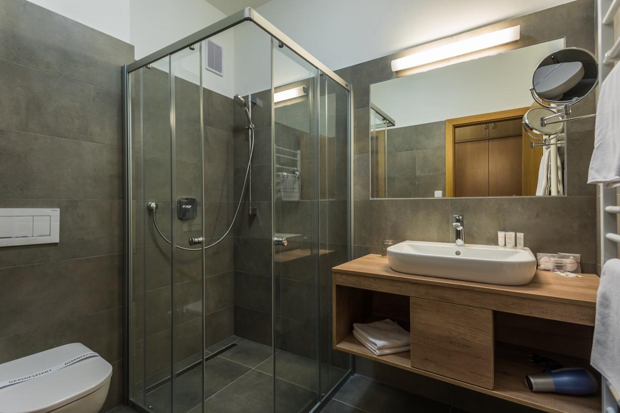Sareza Hotel Острава Екстериор снимка