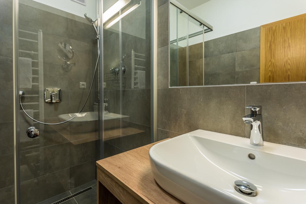 Sareza Hotel Острава Екстериор снимка